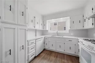 202 Hawk Ave, Akron, OH 44312 - Photo 12