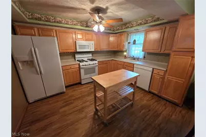 490 Bonshire Road, Akron, OH 44319 - Photo 2