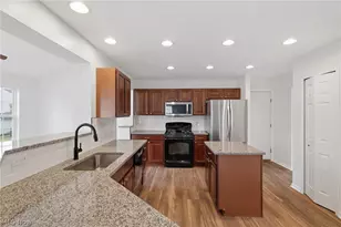 36035 Harbor Dr, North Ridgeville, OH 44039 - Photo 10