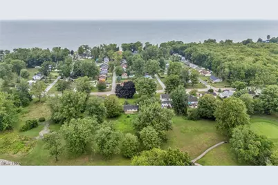 7386 Lake Road, Madison, OH 44057 - Photo 4