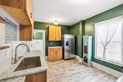 425 West Avenue, Elyria, OH 44035 - Photo 10