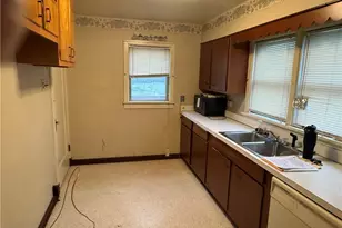 4842 Noble St, Bellaire, OH 43906 - Photo 2