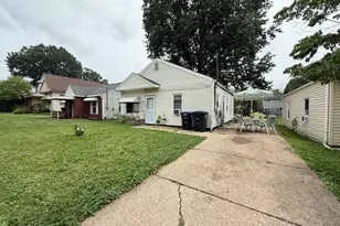 776 Triplett Blvd, Akron, OH 44306 - Photo 2