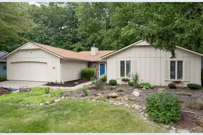 5901 Hawthorne Hollow, North Ridgeville, OH 44039 - Photo 2