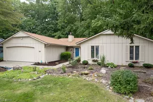 5901 Hawthorne Hollow, North Ridgeville, OH 44039 - Photo 2