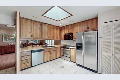 5901 Hawthorne Hollow, North Ridgeville, OH 44039 - Photo 10