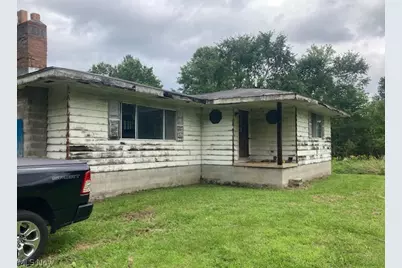 6885 Lincoln, Hubbard, OH 44425 - Photo 2