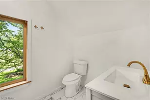 2381 Chatham Rd, Akron, OH 44313 - Photo 24