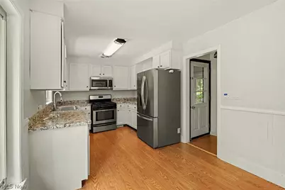 2381 Chatham Road, Akron, OH 44313 - Photo 2