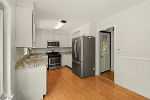 2381 Chatham Rd, Akron, OH 44313 - Photo 2