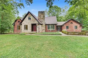 2381 Chatham Rd, Akron, OH 44313 - Photo 1