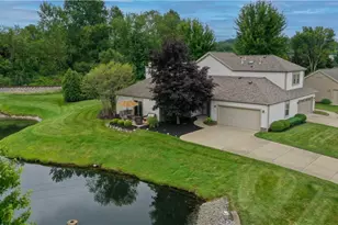334 Windjammer Dr, Columbiana, OH 44408 - Photo 2