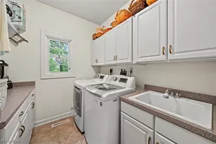 9240 Chamberlin Rd, Twinsburg, OH 44087 - Photo 20