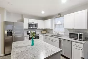 2664 Himelrigh Blvd, Barberton, OH 44203 - Photo 8