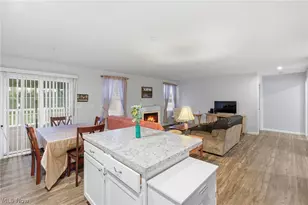 2664 Himelrigh Blvd, Barberton, OH 44203 - Photo 10