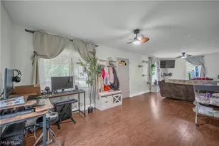 926 Warwick Dr, Sheffield Lake, OH 44054 - Photo 6