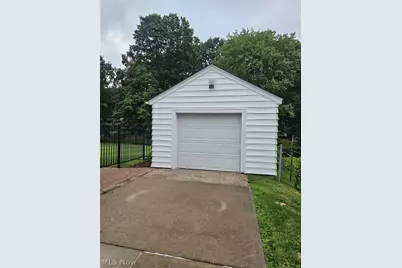 2402 Edgewater Drive, Poland, OH 44514 - Photo 2