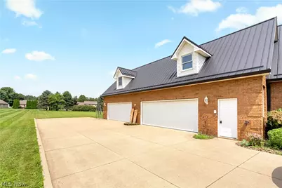 3371 Sherbrook Drive, Uniontown, OH 44685 - Photo 4