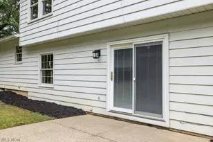 2445 Olentangy Dr, Akron, OH 44333 - Photo 38