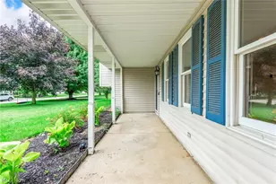 7404 Hidden Glen Dr, Amherst, OH 44001 - Photo 2