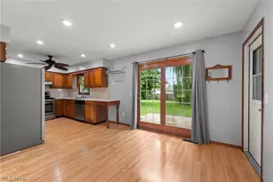 7404 Hidden Glen Dr, Amherst, OH 44001 - Photo 10