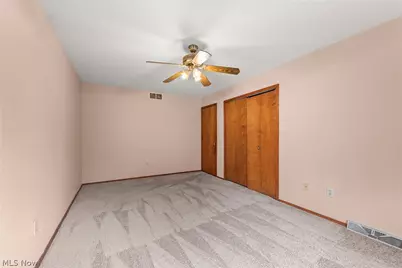 7404 Hidden Glen Drive, Amherst, OH 44001 - Photo 18