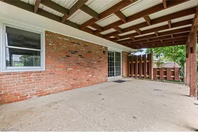 8579 Tanglewood Trail, Chagrin Falls, OH 44023 - Photo 26