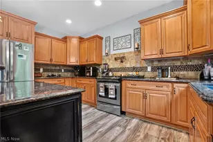 9609 Cliffview St NW, Clinton, OH 44216 - Photo 12