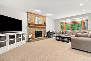 30401 Kristin Ct, Willoughby Hills, OH 44092 - Photo 16