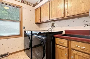 30401 Kristin Ct, Willoughby Hills, OH 44092 - Photo 24