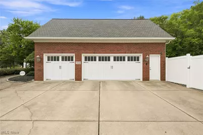 30401 Kristin Court, Willoughby Hills, OH 44092 - Photo 40