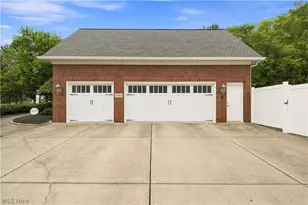 30401 Kristin Ct, Willoughby Hills, OH 44092 - Photo 40