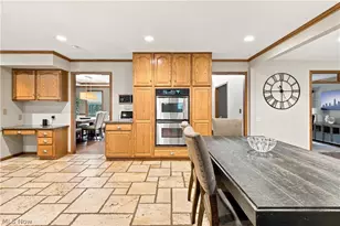 30401 Kristin Ct, Willoughby Hills, OH 44092 - Photo 8