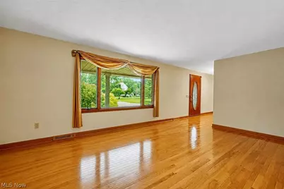 679 S Lake Street, Amherst, OH 44001 - Photo 6