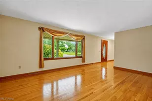 679 S Lake St, Amherst, OH 44001 - Photo 6