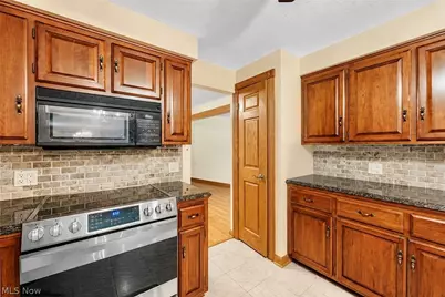 679 S Lake Street, Amherst, OH 44001 - Photo 14