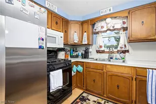 6641 Hillfield St NW, North Canton, OH 44720 - Photo 8