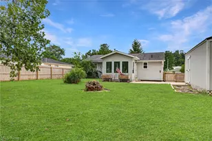 347 Sylvia Dr, Chardon, OH 44024 - Photo 4