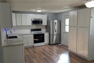 7376 Willow Run Dr, Mentor, OH 44060 - Photo 2