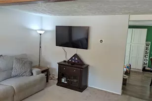7376 Willow Run Dr, Mentor, OH 44060 - Photo 2