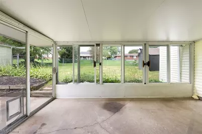 208 S Roanoke Avenue, Youngstown, OH 44515 - Photo 30
