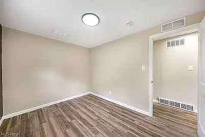208 S Roanoke Avenue, Youngstown, OH 44515 - Photo 26