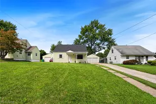 208 S Roanoke Ave, Youngstown, OH 44515 - Photo 4