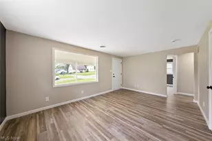 208 S Roanoke Ave, Youngstown, OH 44515 - Photo 6