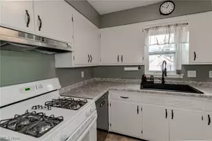 29248 Oakdale Rd, Willowick, OH 44095 - Photo 6