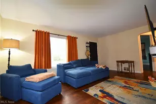 565 E Hopocan Ave, Barberton, OH 44203 - Photo 6