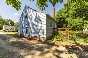 1597 Bond St, Akron, OH 44313 - Photo 32