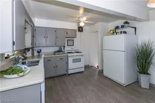 1597 Bond St, Akron, OH 44313 - Photo 12