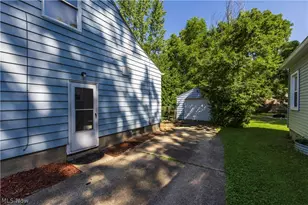1597 Bond St, Akron, OH 44313 - Photo 36