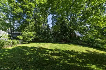 1597 Bond Street, Akron, OH 44313 - Photo 38
